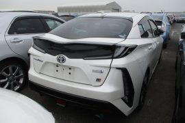 Toyota Prius PHV 1