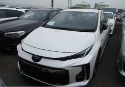 Toyota Prius PHV S GR SPORT 2020 full